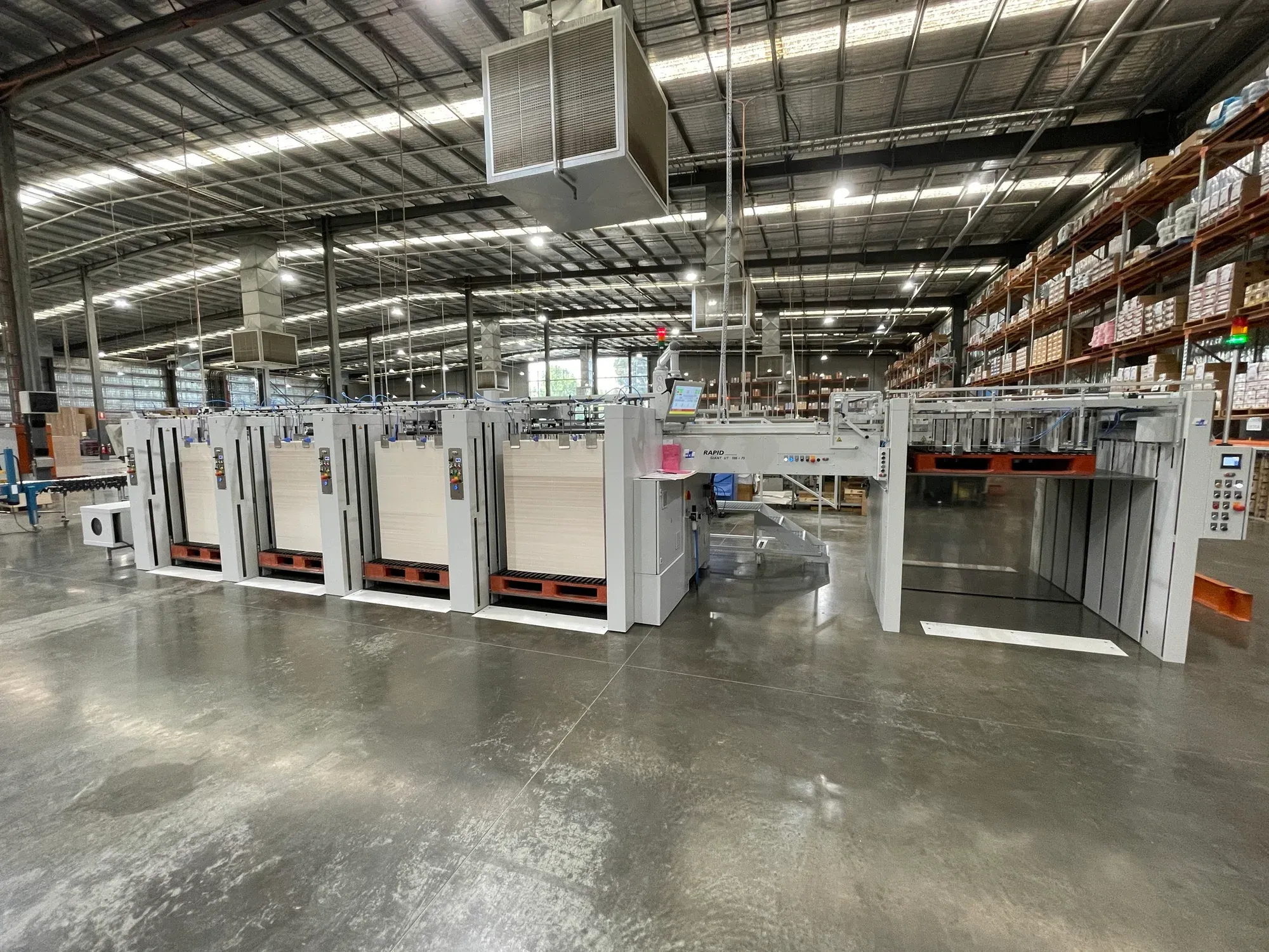 MKW GIANT full press sheet carton packaging collator with inline delivery stacker